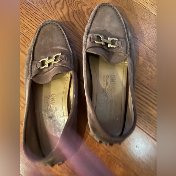 Ferragamo Loafers. Super comfortable. Sole has some damages. - Picture 2 of 4
